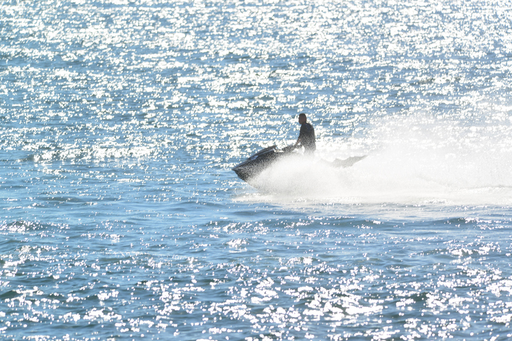 En nybörjarguide för dig som funderar på att köpa vattenskoter